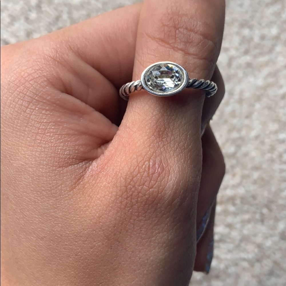 Twist diamond ring